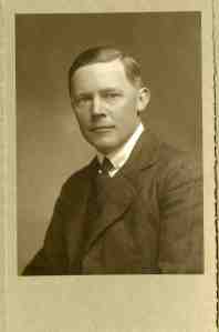 John Douglas, Major, 10th Bn, Yorkshire Regt.  Died of wounds 18 December 1915